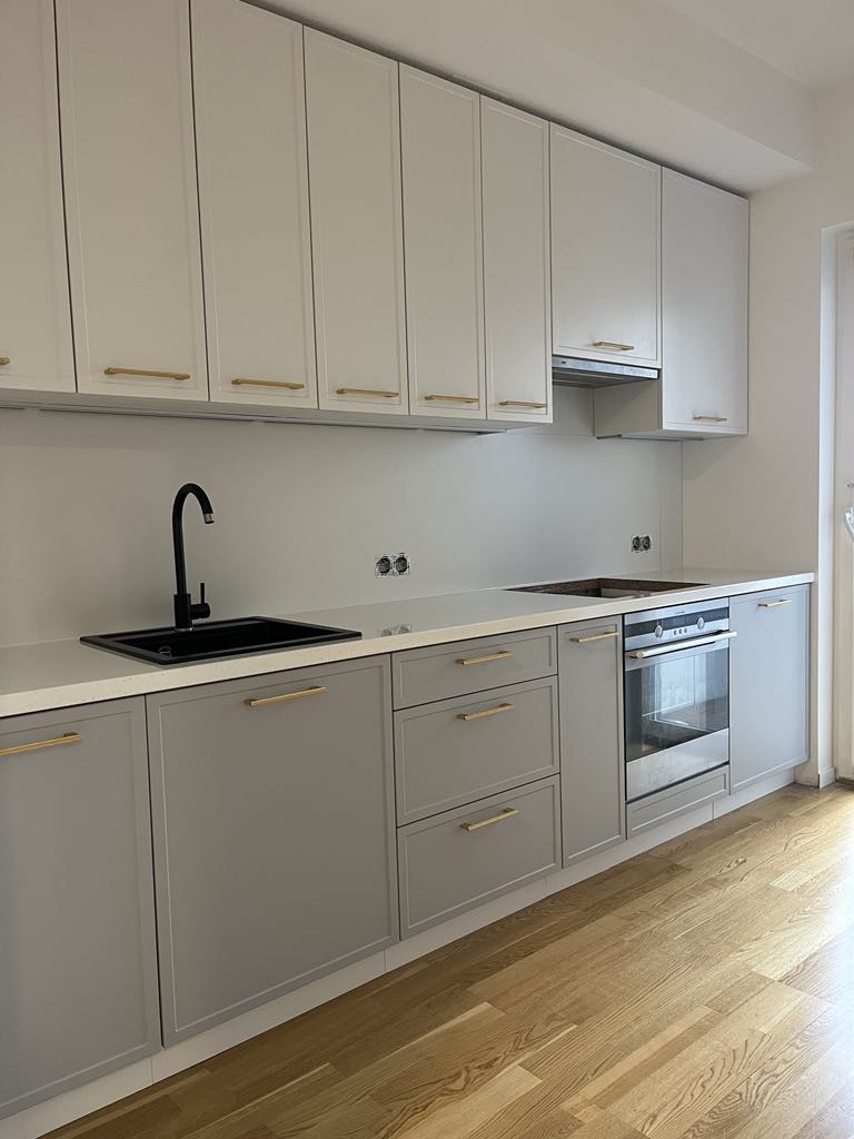 Komplekt ELI valge/helehall 3,3m